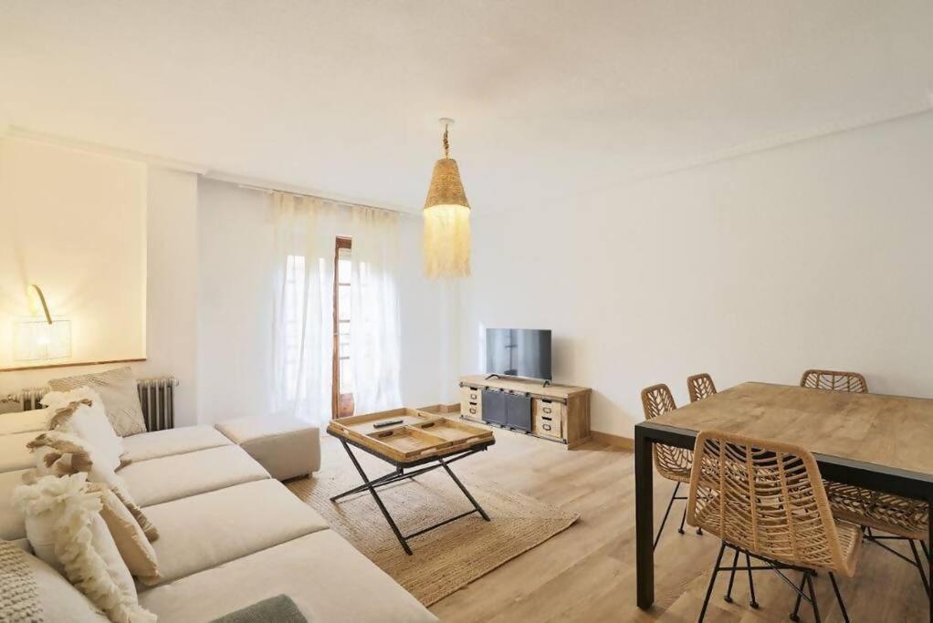 Apartamento Torre De La Clerecia Centro Apartment Salamanca Bagian luar foto